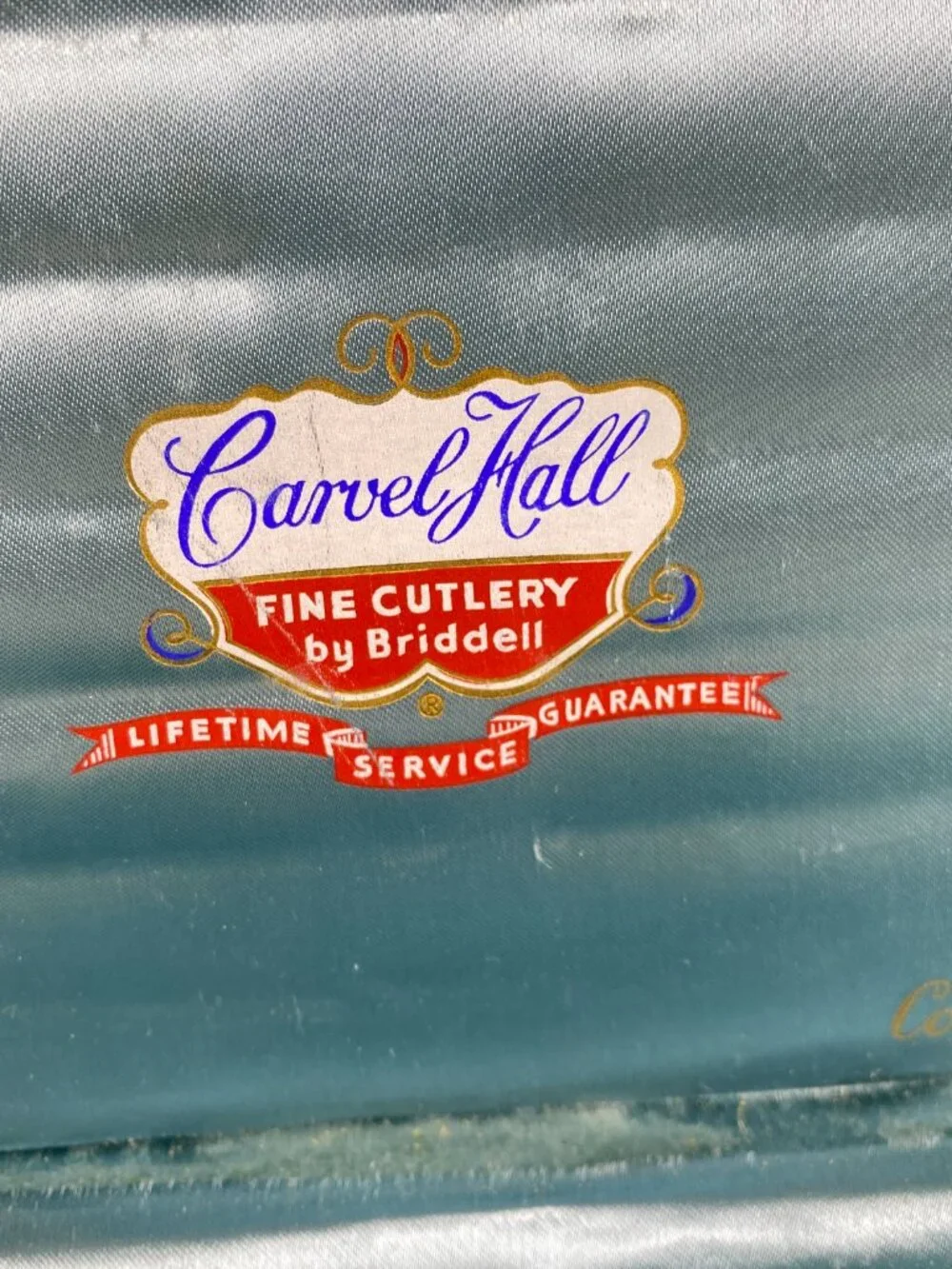 Vintage Carvel Hall Cutlery ivory gold trim gift‎ box. Space for 6 knives